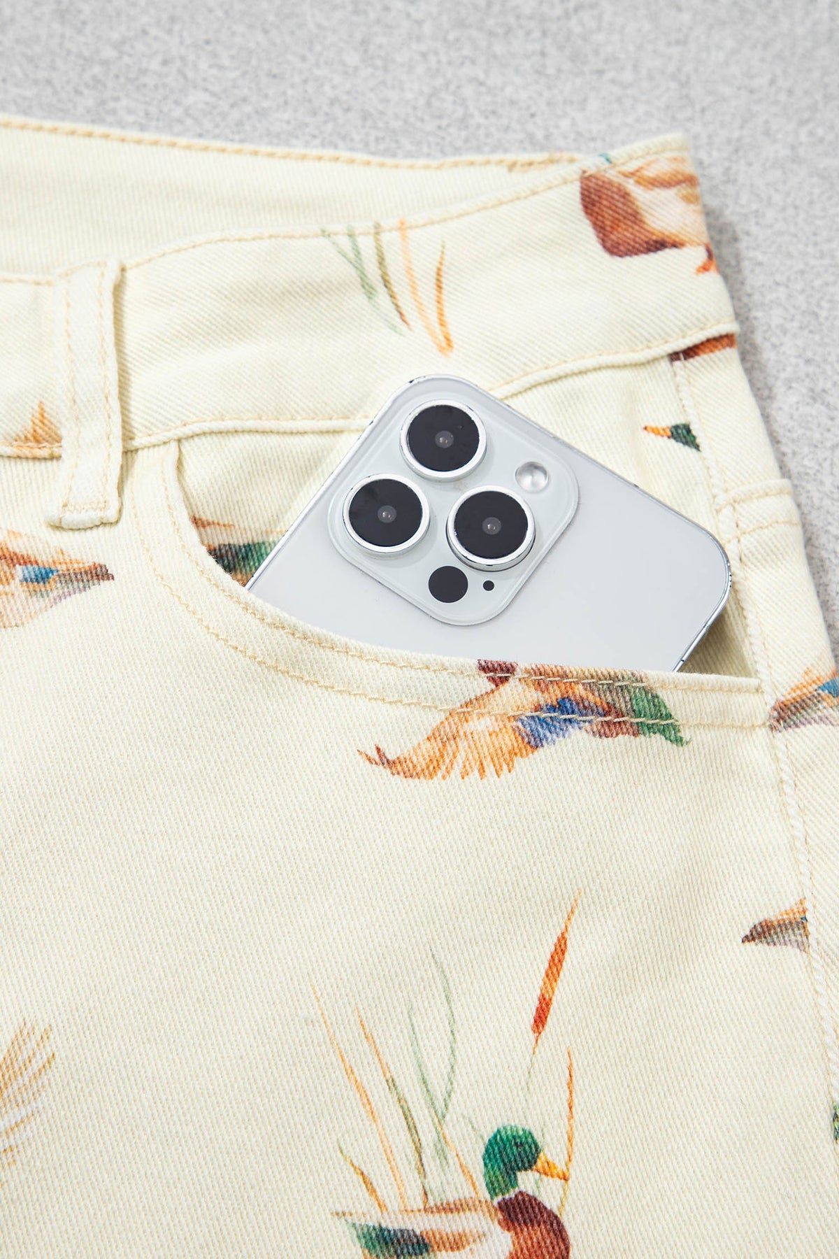 Beige Stylish Mallard Printed Cuffed Hem Shift Jeans